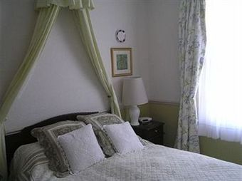 Hostal Tall Storeys