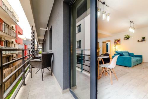 Summer Quantum Valentine's Apartment