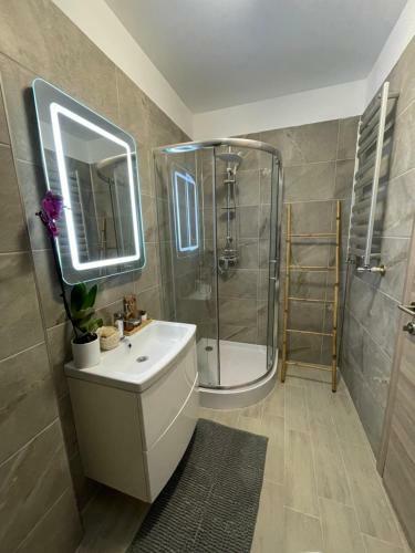 Alezzi Luxury Apartament