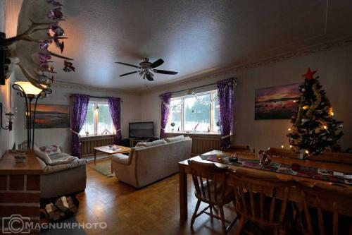 Villa Fully Equipped House Surrounded Of Lakes.