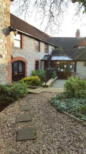 Hostal The Walnut Tree