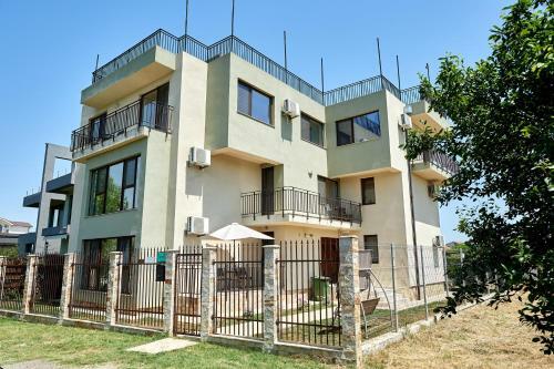 Brk Apartments