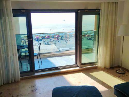 Wave 2 Promenada Beny Apartment