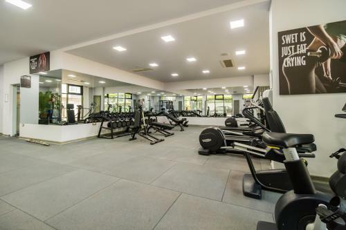 Apartamento Sea Gem 2br Apt Spa N Pool Alezzi Beach Resort