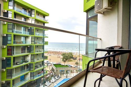 Apartamento Sea Gem 2br Apt Spa N Pool Alezzi Beach Resort