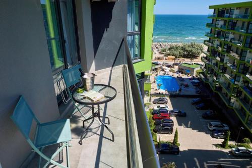 Rise And Shine Apartments Spa N Pool Alezzi Beach Resort