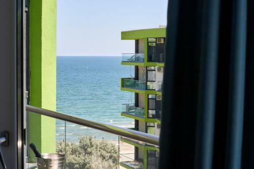 Rise And Shine Apartments Spa N Pool Alezzi Beach Resort