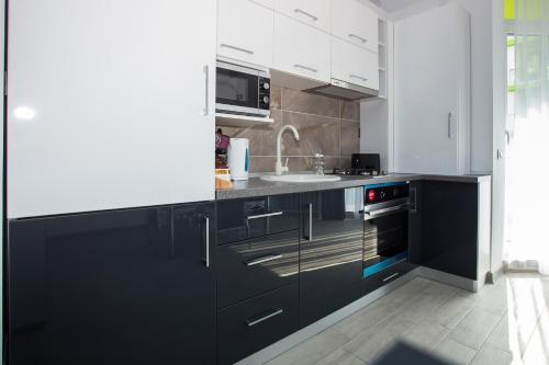 Apartament Alezzi Black&white 2