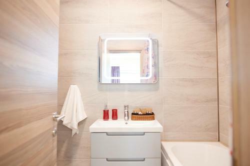 Apartamento Aquamarin 2bd Apt Spa N Pools Alezzi Beach Resort