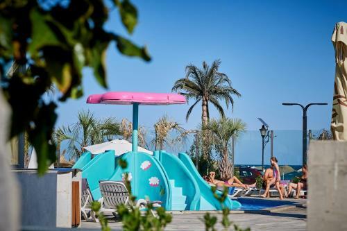 Apartamento Paradise Sea View 2bd Apt Spa N Pools Alezzi Beach Resort