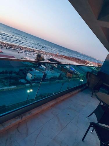 Apartamento Wave 2 Mamaia Prima Linie Vedere La Mare 120mp