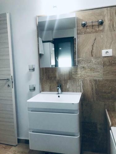 Apartamento Wave 2 Mamaia Prima Linie Vedere La Mare 120mp
