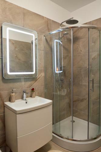 Ramina Apartment Spa N Pool Alezzi Beach Resort