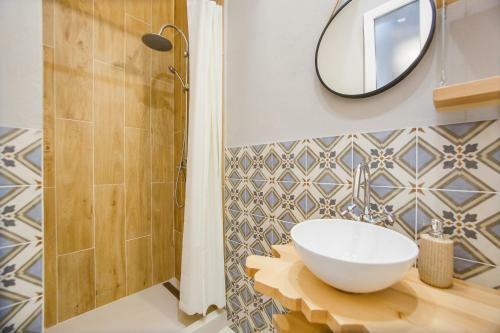 Super Central Spacious Apartment