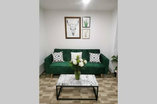Apartamento C�modo Apto Estudio Con Piscina Y Parqueadero