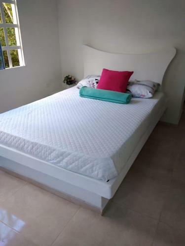 Quinta Emmanuel / Caba�as / Rio Dulce / Villeta