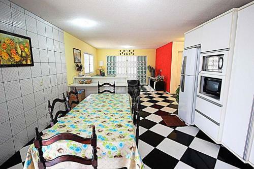 Casa Com Piscina, Churrasqueira E Oito Su�tes