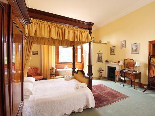 Hostal Cambo House