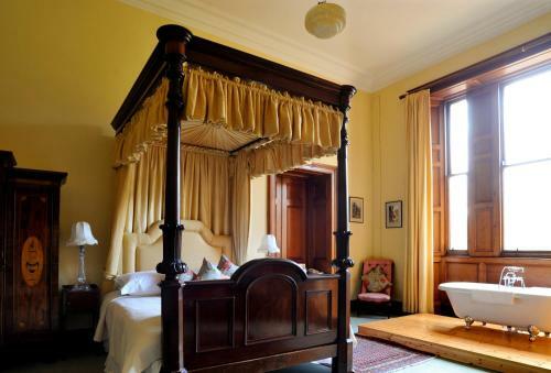 Hostal Cambo House