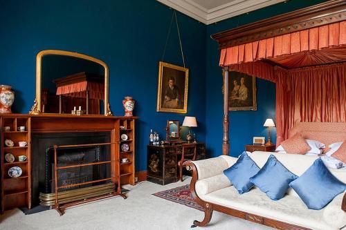 Hostal Cambo House
