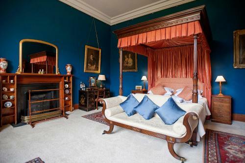 Hostal Cambo House