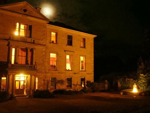 Hostal Cambo House