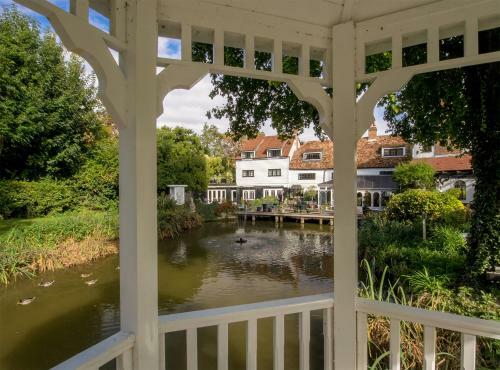 Hotel Sheene Mill