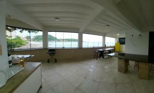 Casa Ampla �rea Nobre de Iriri - Na Prainha