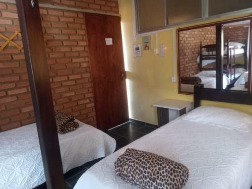 Hostel Yellow House Mg