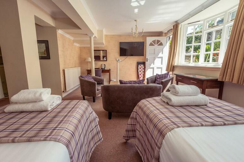 Albany Hotel