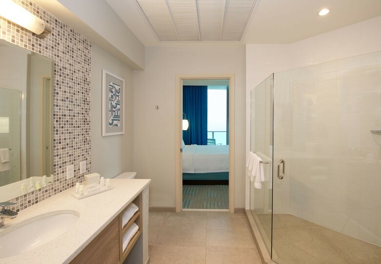 Hotel Courtyard By Marriott Miami Beach Oceanfront