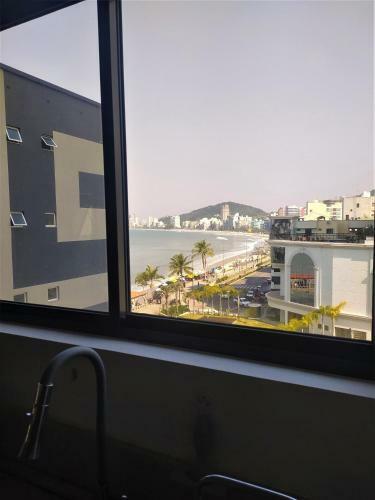 Luxuoso Apartamento Com Vista Mar Em Itapema Sc