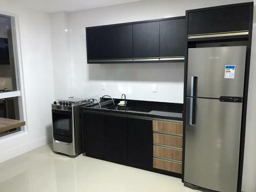 Apartamento Apto Pr�ximo A Praia de Meia Praia