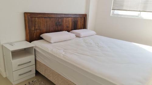 Apartamento Apto Pr�ximo A Praia de Meia Praia