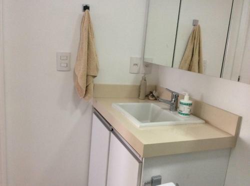 Apartamento Confort�vel Pr�ximo Ao Shopping Beira Mar