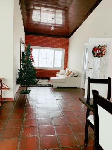 Casa de Praia Guaruj� - 180 Metros Do Mar