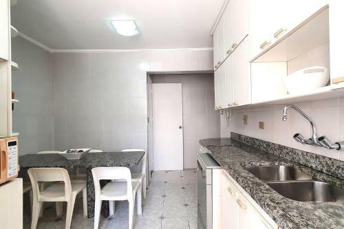 Apartamento Amplo 4 Quartos Debru�ado Sobre O Mar Em Pitangueiras