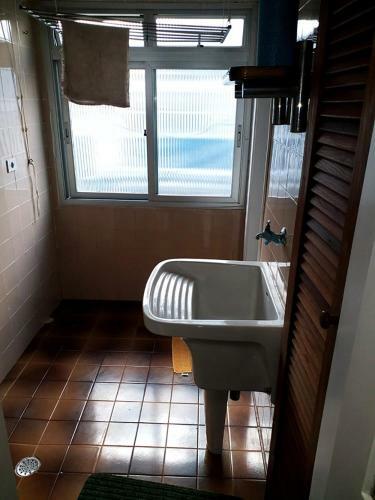 Apartamento Aconchego A 2 Quadras Da Praia Da Enseada - Novo