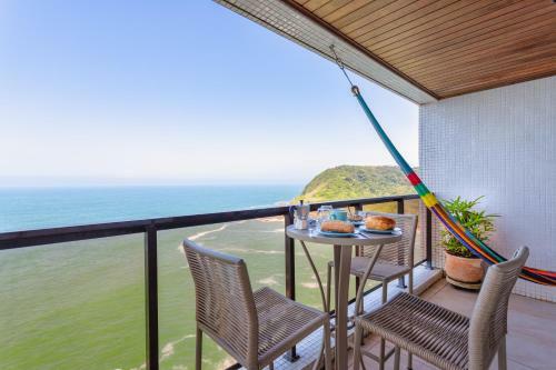 Apartamento Cobertura Duplex Com Vista Para O Mar E Piscina Privativa