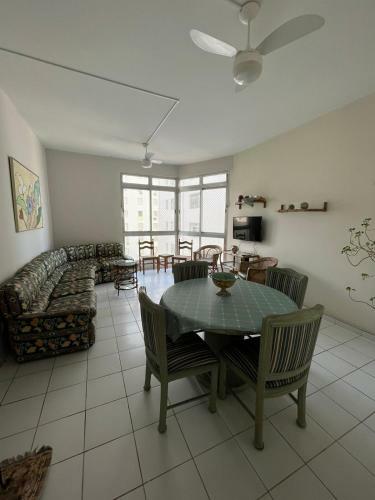 Apartamento Na Rua Da Praia Com Vista Para O Mar