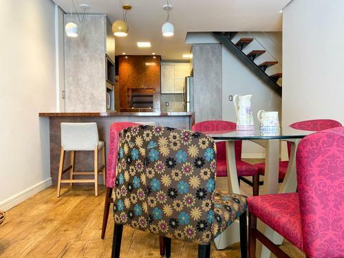 Apartamento Duplex Com 03 Suites Em Gramado