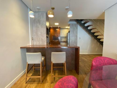 Apartamento Duplex Com 03 Suites Em Gramado