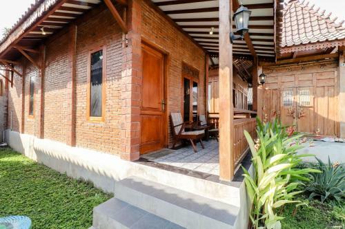 Omah Teras Bata Guesthouse