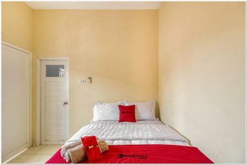 Hostal Reddoorz Near Ramai Mall Malioboro
