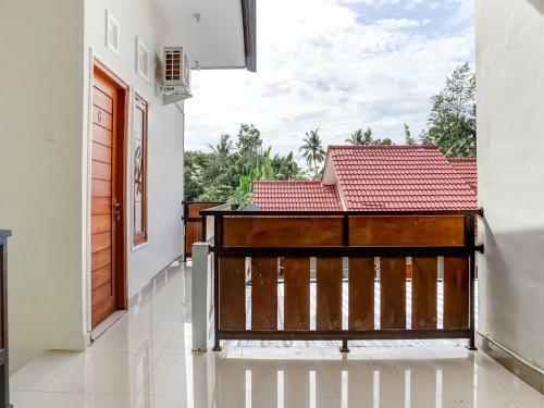 Hotel Vaccinated Staff - Oyo 90174 Ebarly Syariah