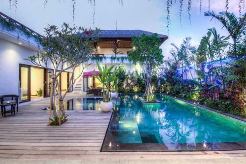 Villa Frangipani Merah