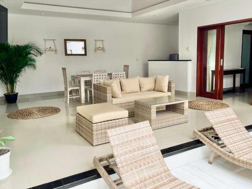 Villa Angel 2 - Canggu Shortcut, Staff Included
