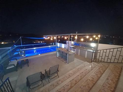 New Home W Private Pool Alberca