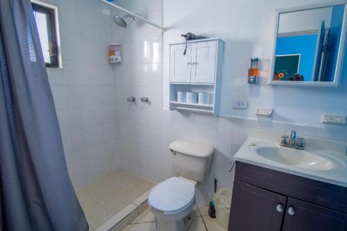 New Home W Private Pool Alberca