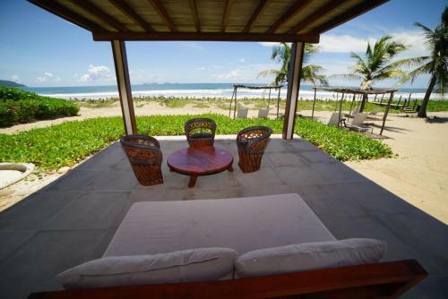 Villa Beachfront Luxury - 3br Groundfloor Unit